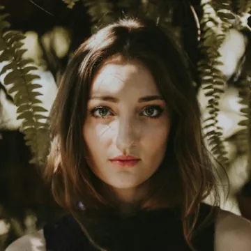 669787dd1ca53411f5214d40_user-third